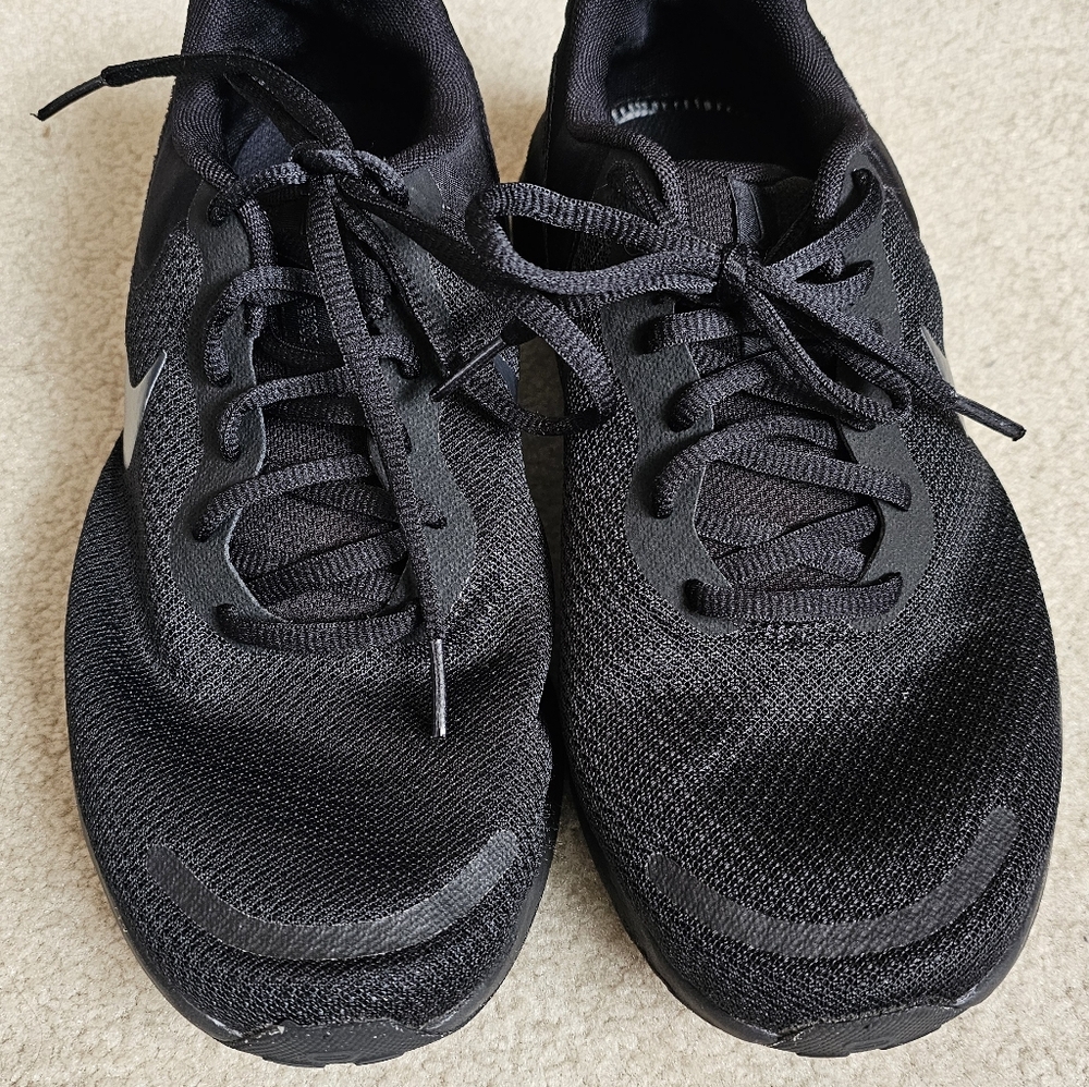 Women's Nike Revolution Black Running Shoes - Excellent Condition - Picture 7 of 7